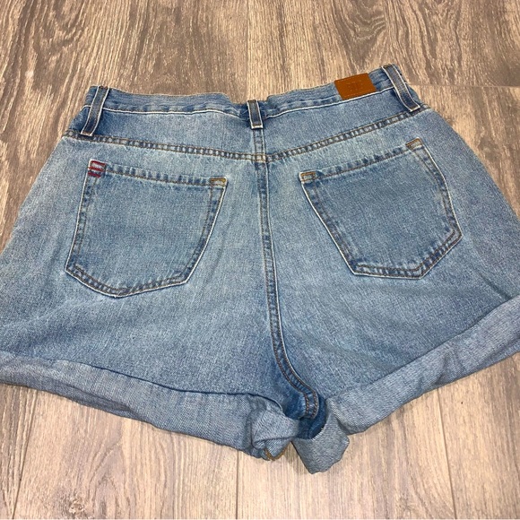 Urban Outfitters BDG Mom High Rise Shorts Size 32 No Stretch - Picture 2 of 6